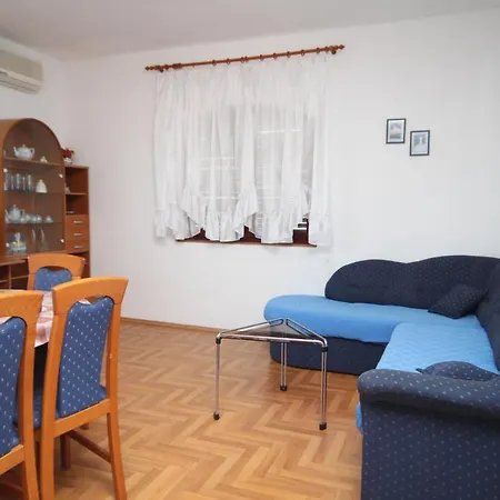 Apartment 834a